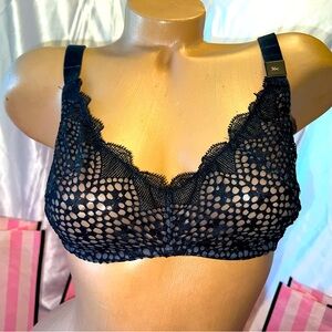 Victoria’s Secret Scoop Neck Bra Scoop Neck Black